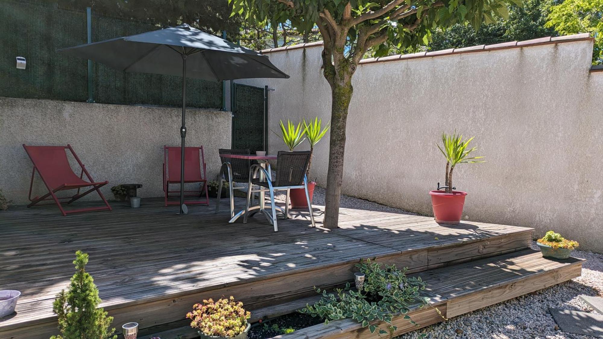 Petite Maison Independante. Ferienhaus